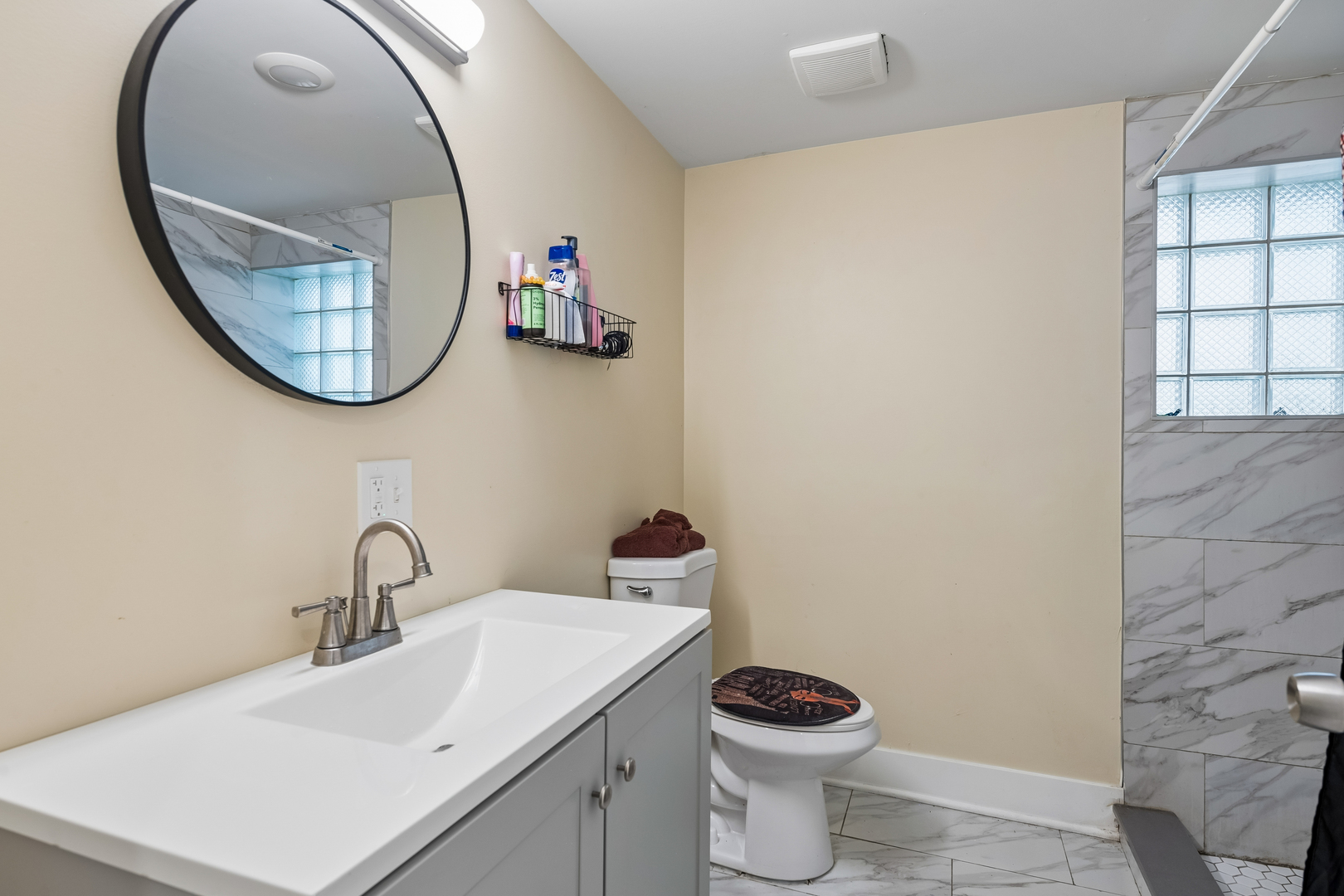 8243 S Halsted Street Property Photo 15
