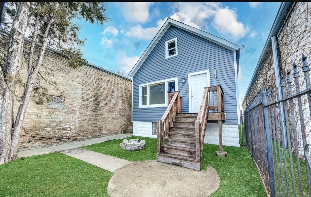 8243 S Halsted Street Property Photo 21