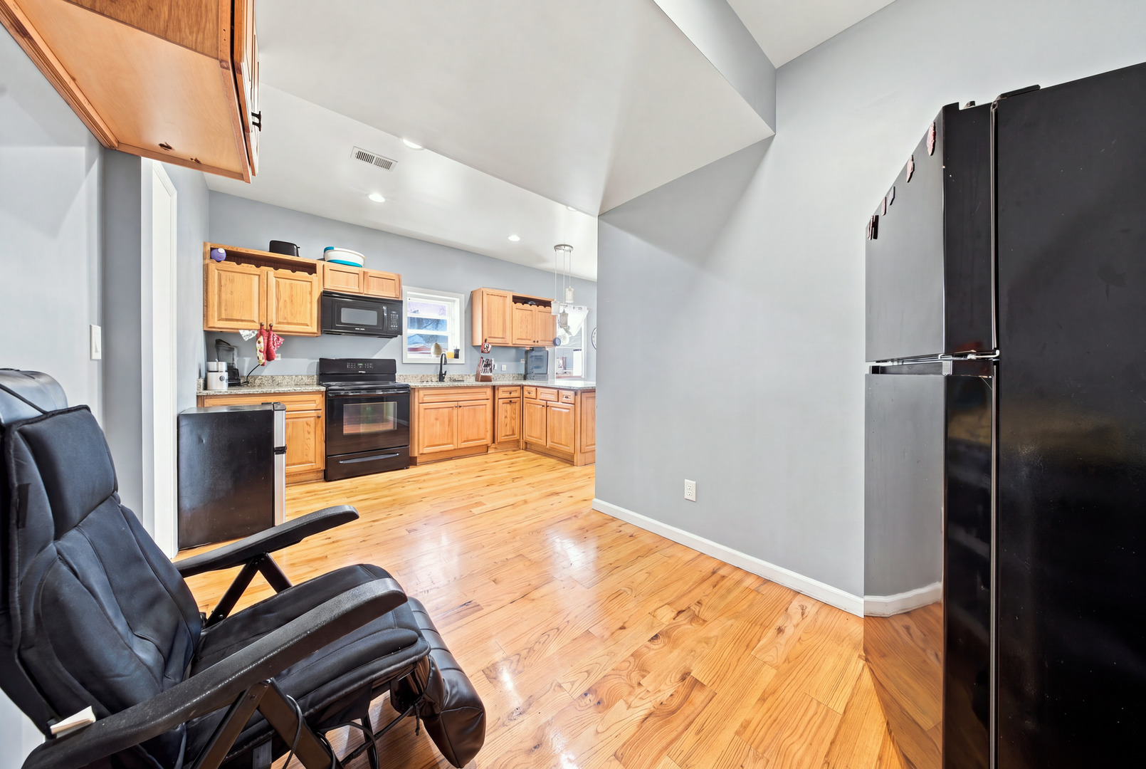 517 S 9th Avenue Property Photo 8