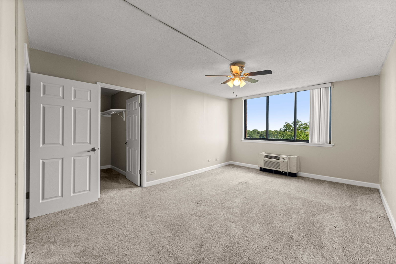 2000 Saint Regis Drive 7d Property Photo 5