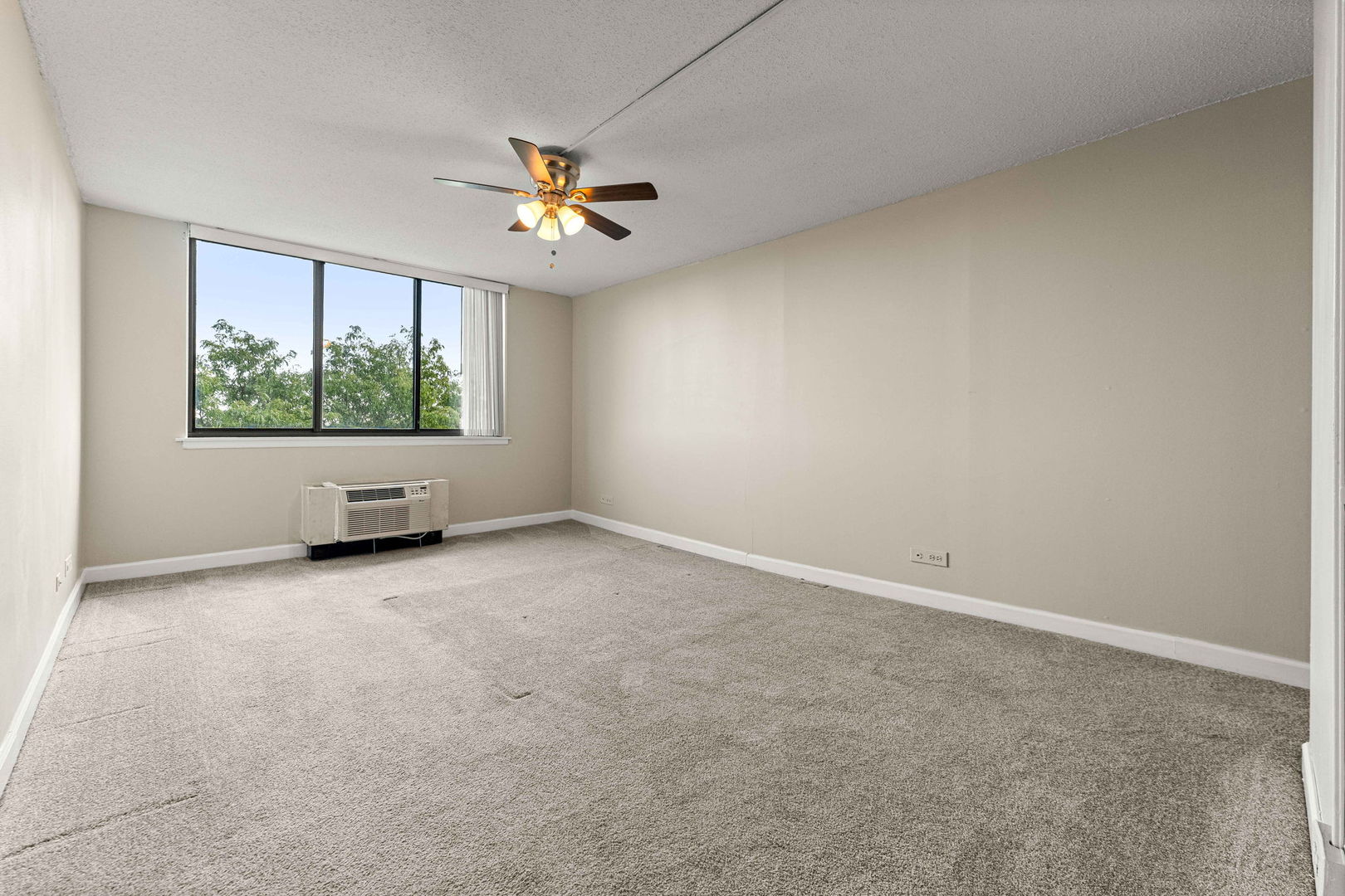 2000 Saint Regis Drive 7d Property Photo 7