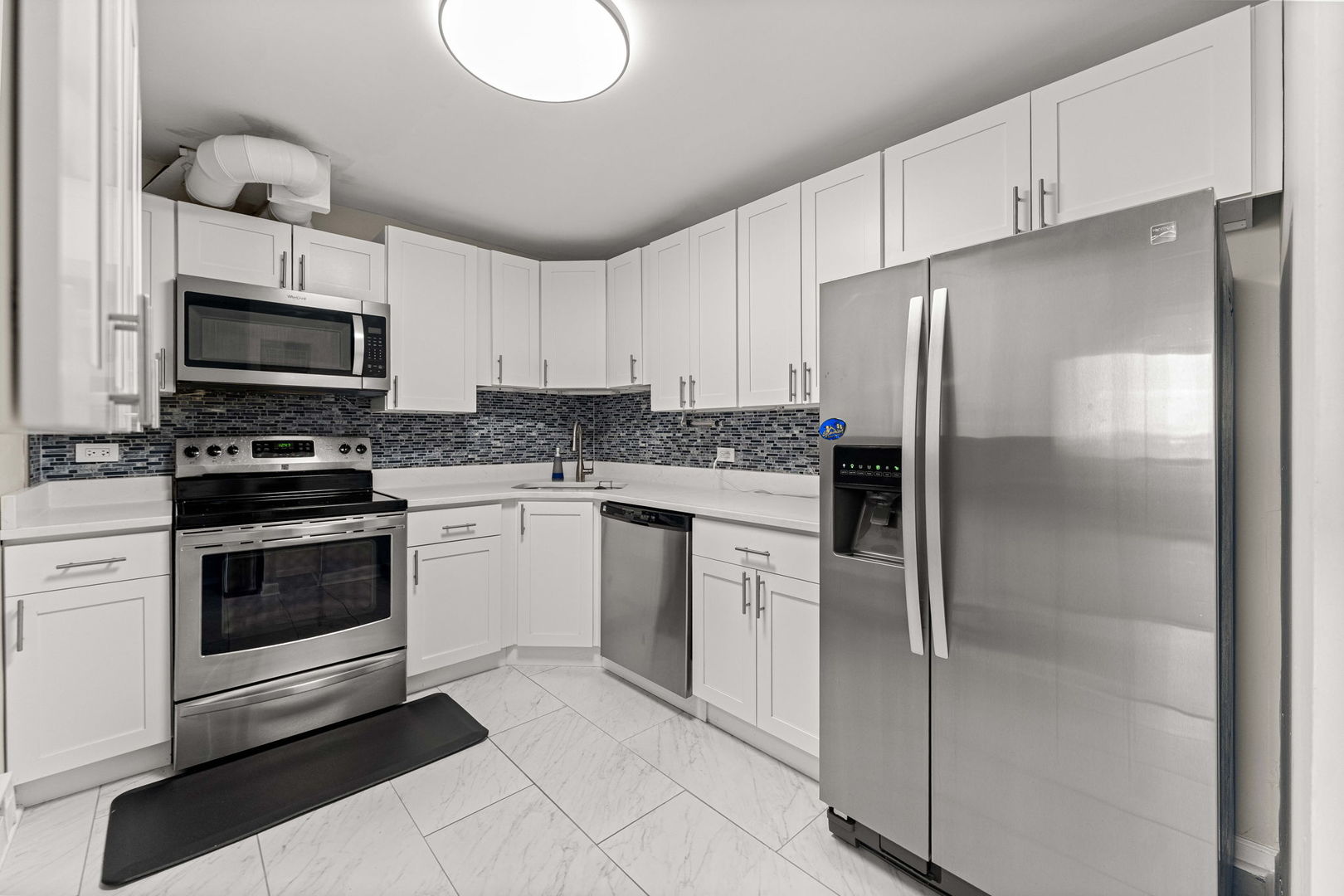 2000 Saint Regis Drive 7d Property Photo 11