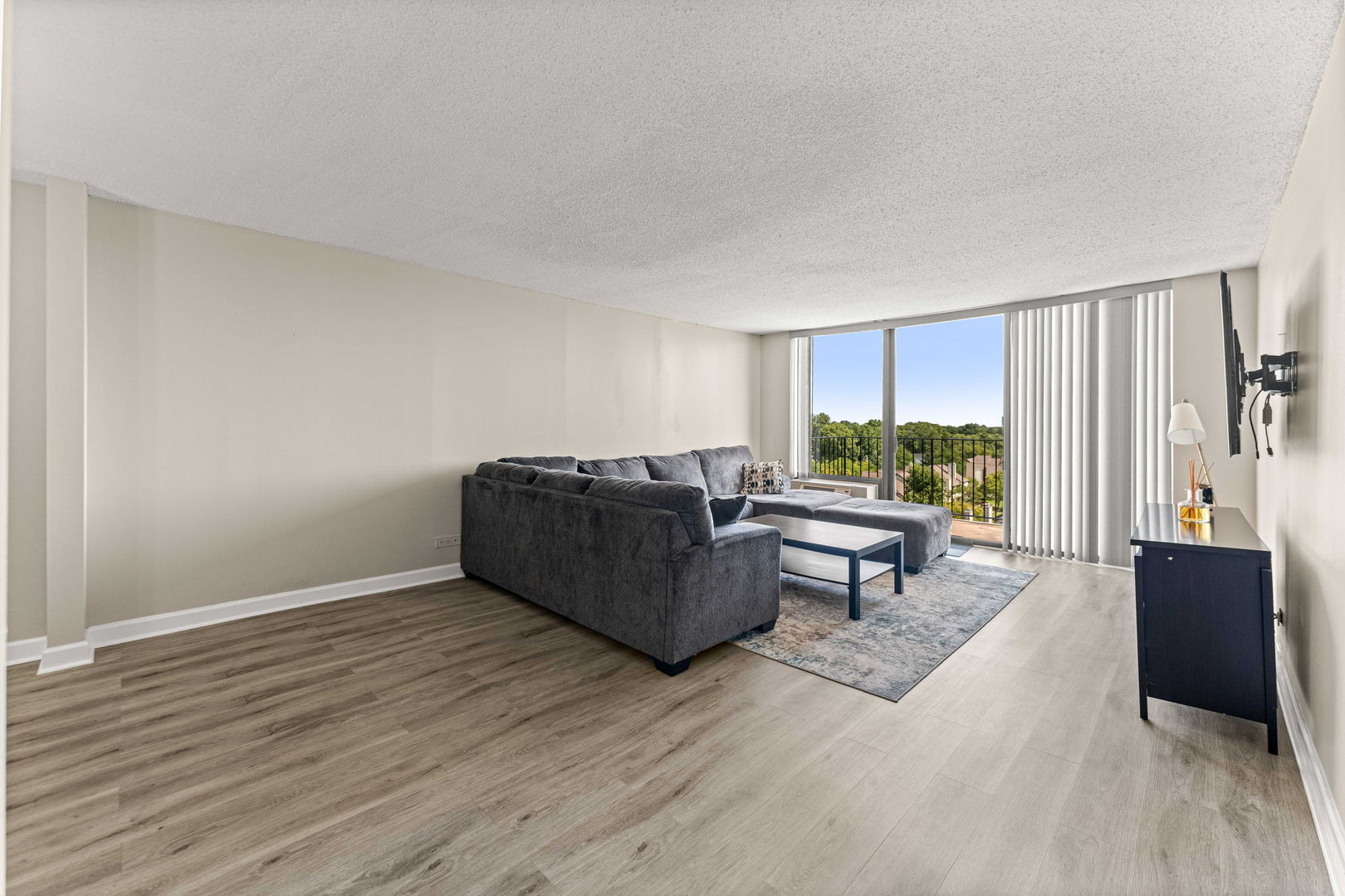 2000 Saint Regis Drive 7d Property Photo 16