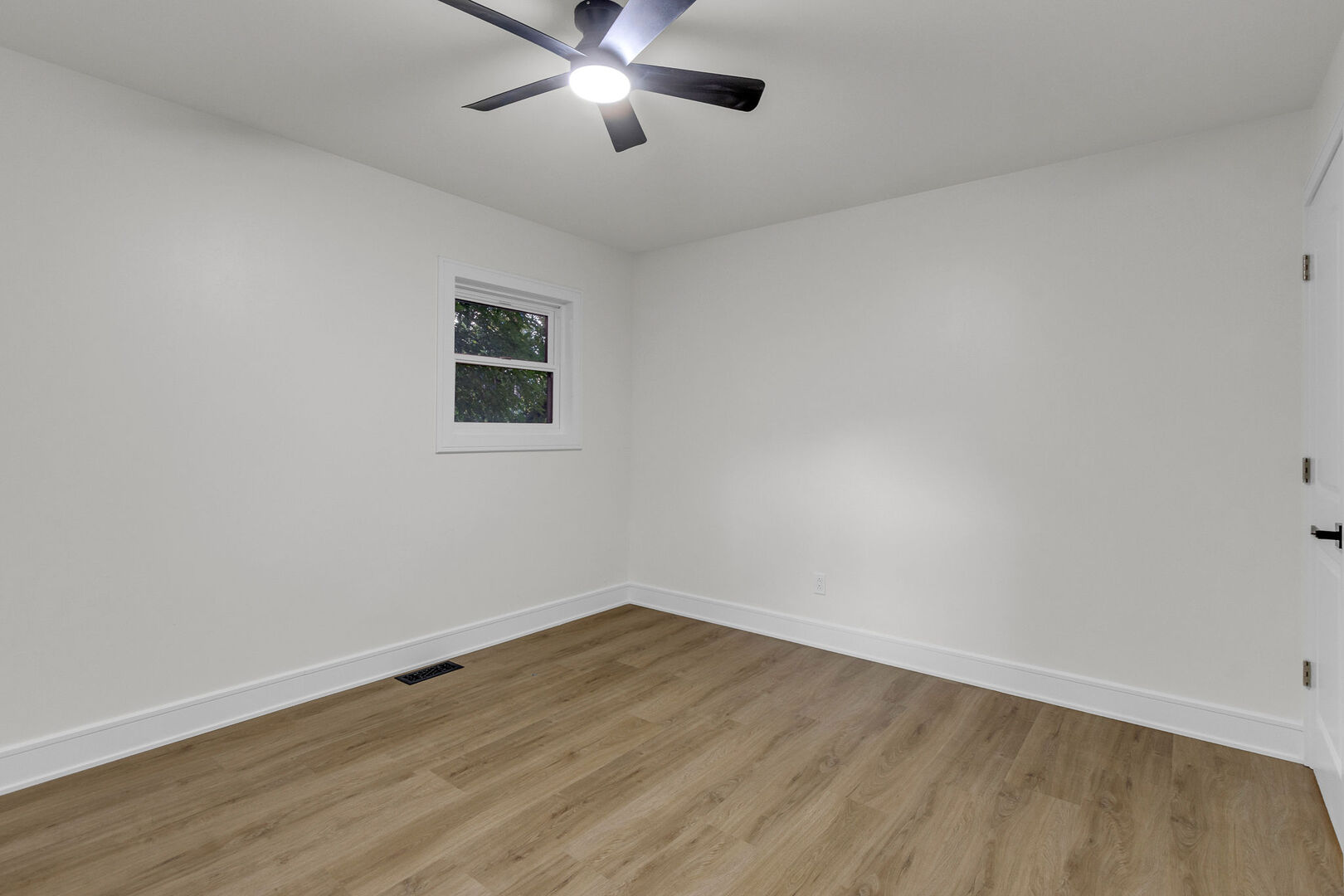 741 Sullivan Road Property Photo 14