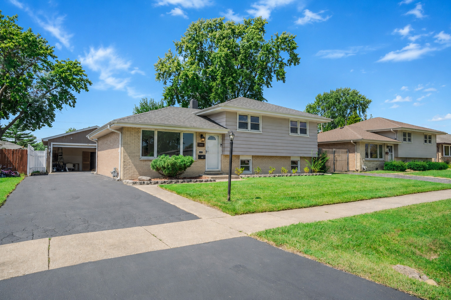 10808 S Rutherford Avenue Property Photo 1