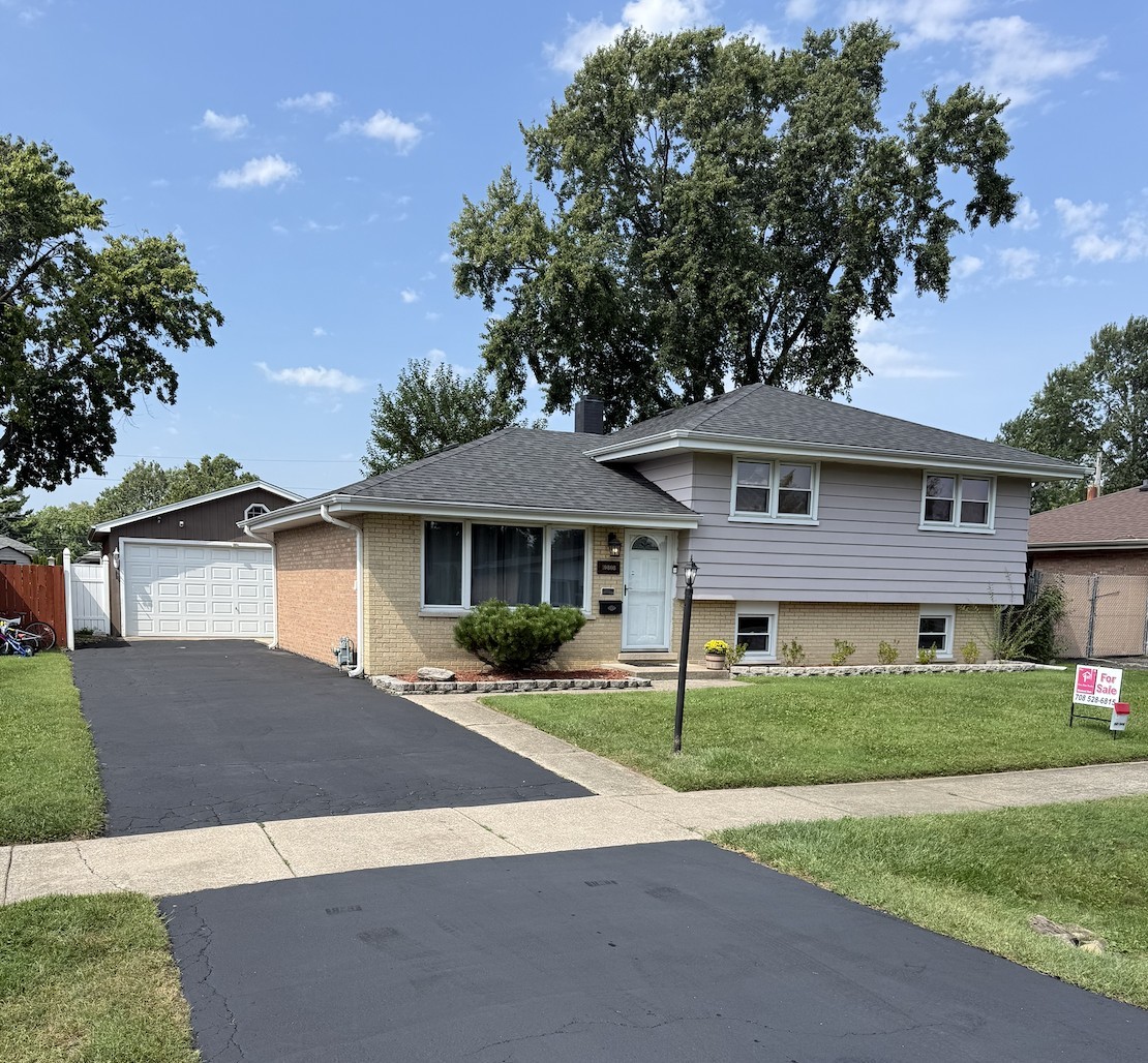 10808 S Rutherford Avenue Property Photo 1