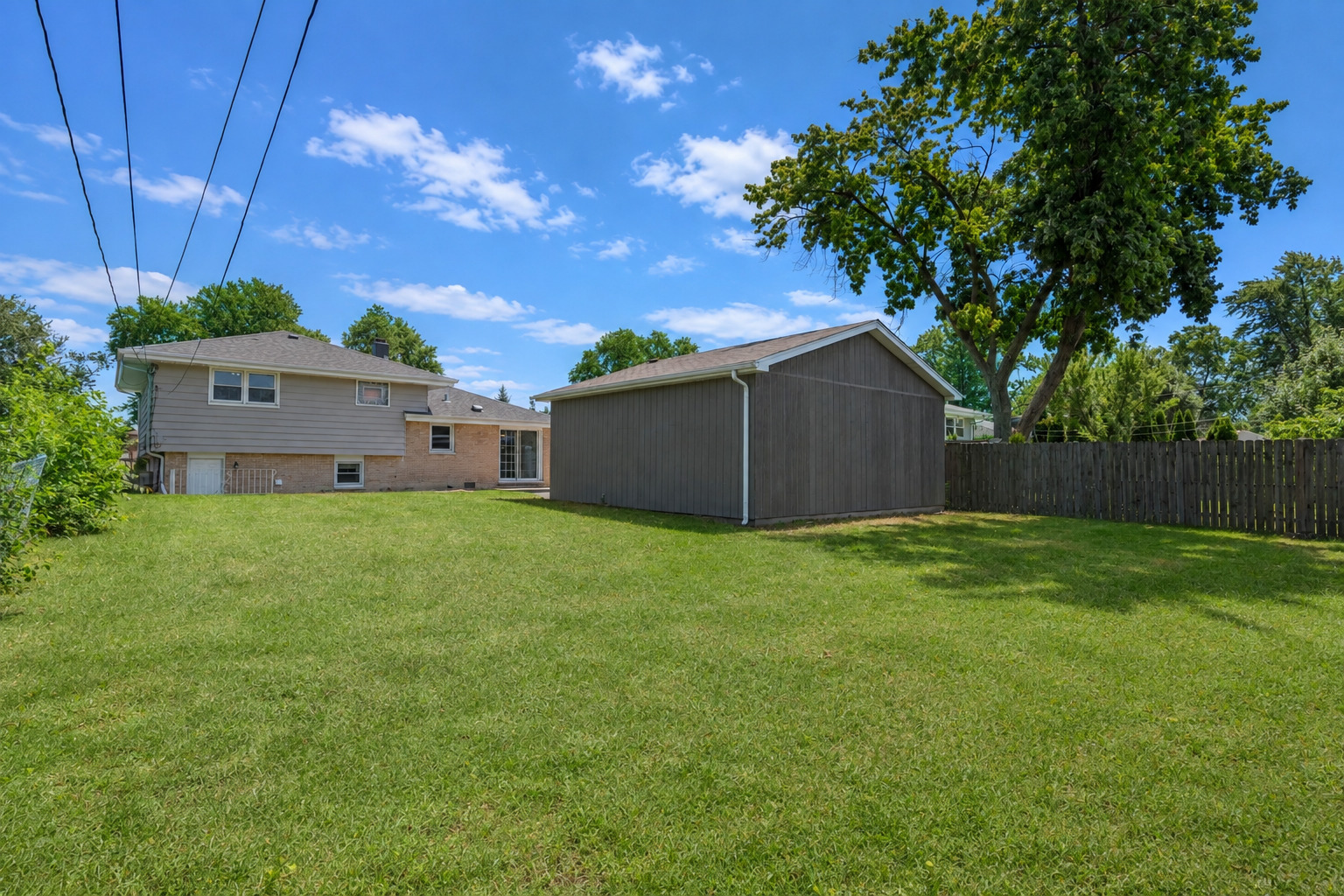 10808 S Rutherford Avenue Property Photo 4