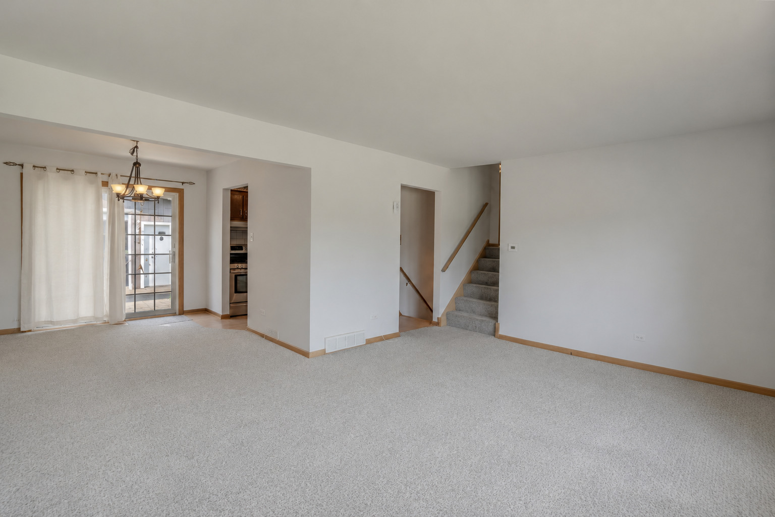 10808 S Rutherford Avenue Property Photo 7