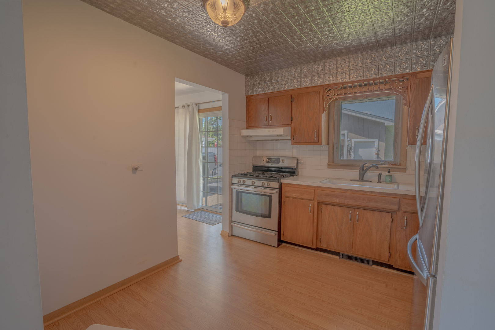 10808 S Rutherford Avenue Property Photo 9