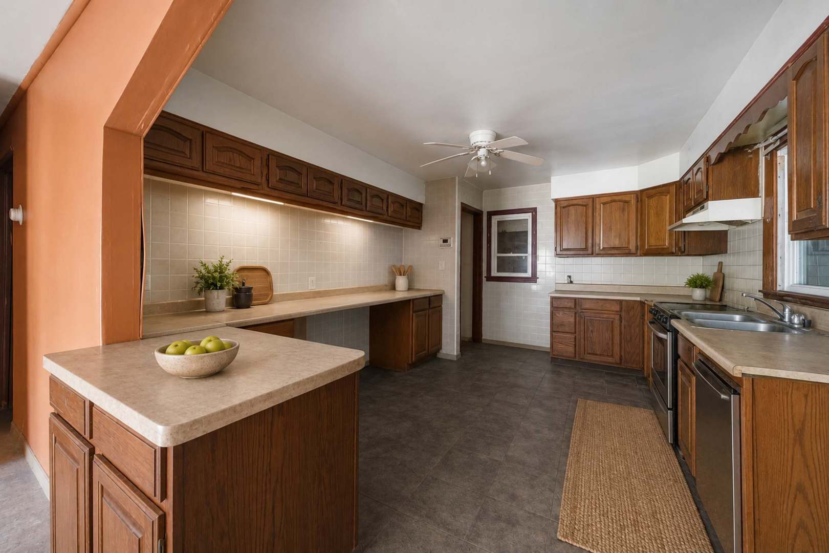 15641 Paulina Street Property Photo 4