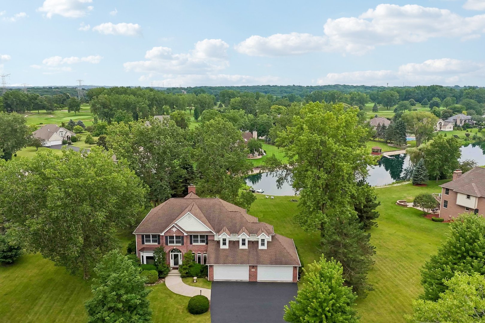 2203 Crystal Way Property Photo 1