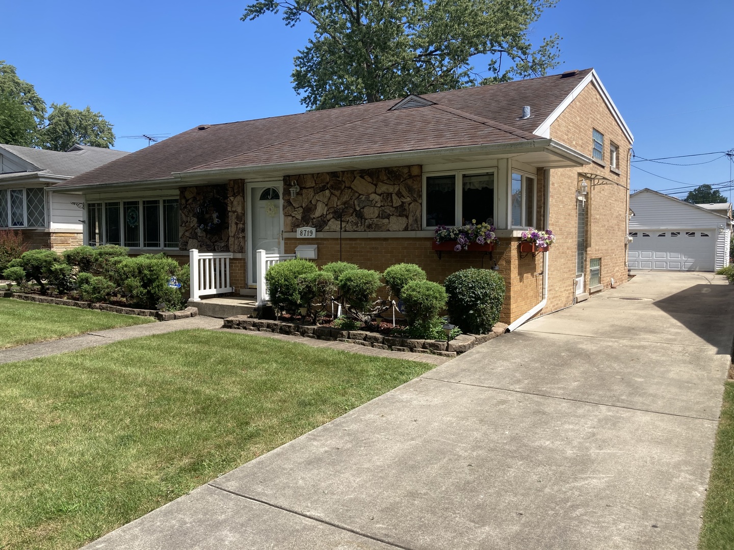 8719 N Oriole Avenue Property Photo 1