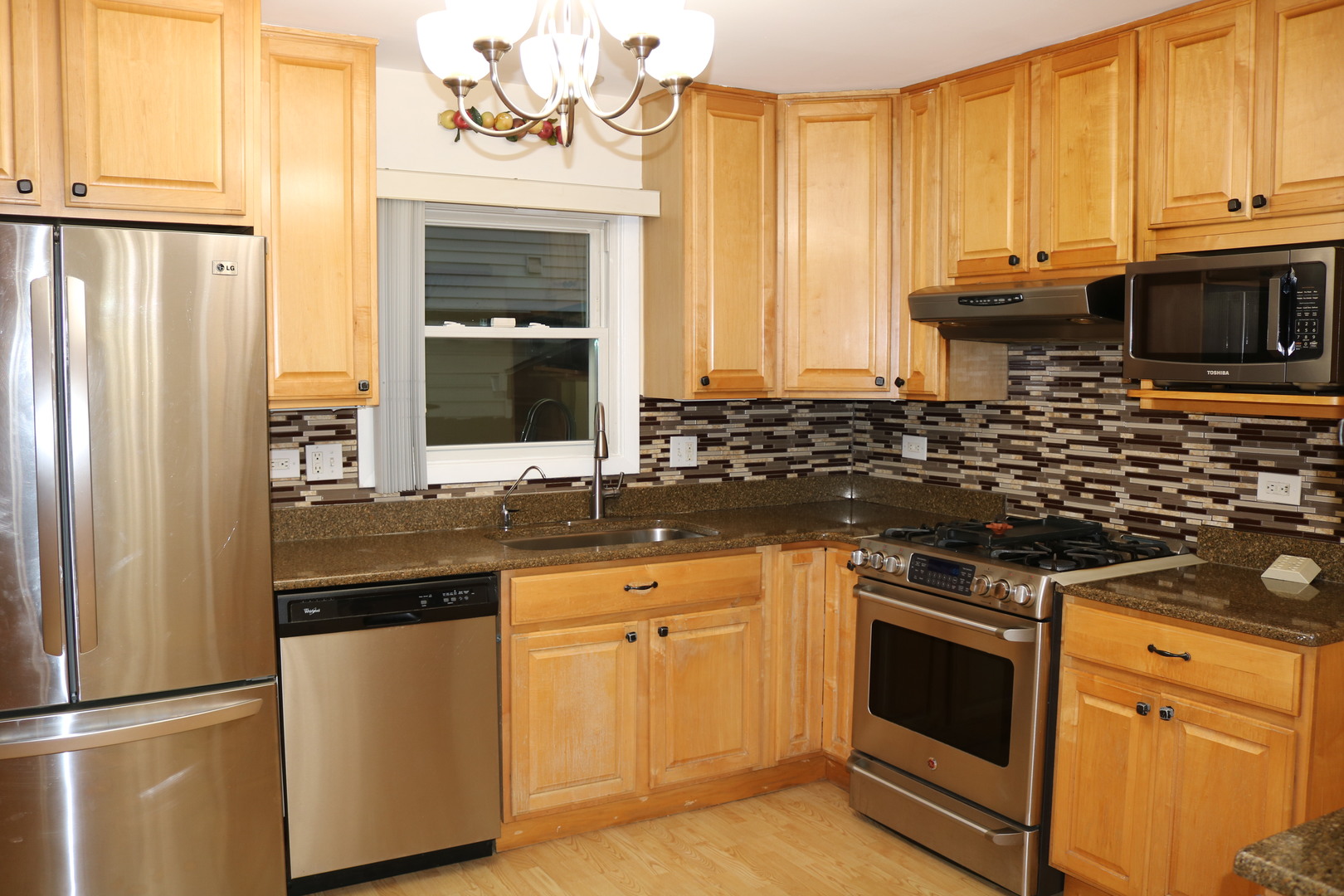 9259 Hamlin Avenue Property Photo 2
