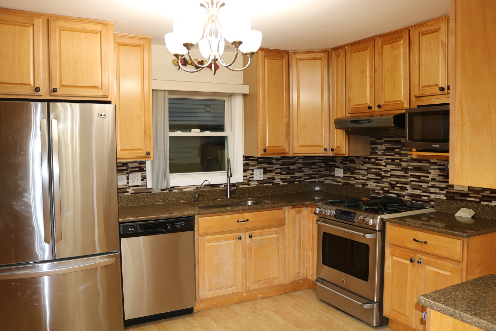 9259 Hamlin Avenue Property Photo 3