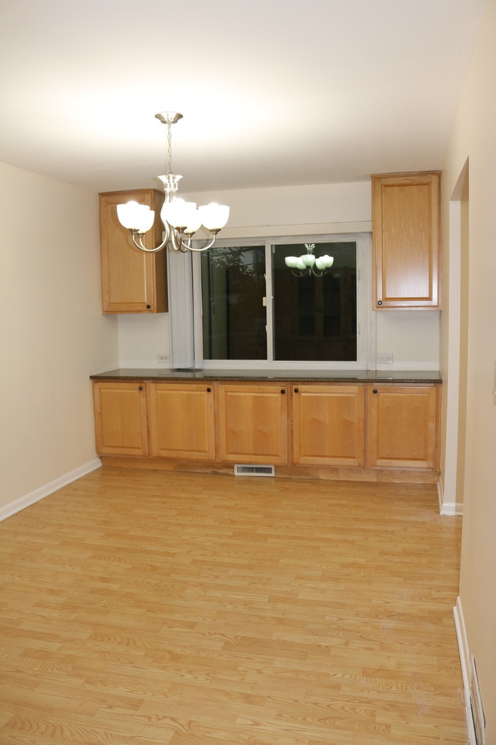 9259 Hamlin Avenue Property Photo 4