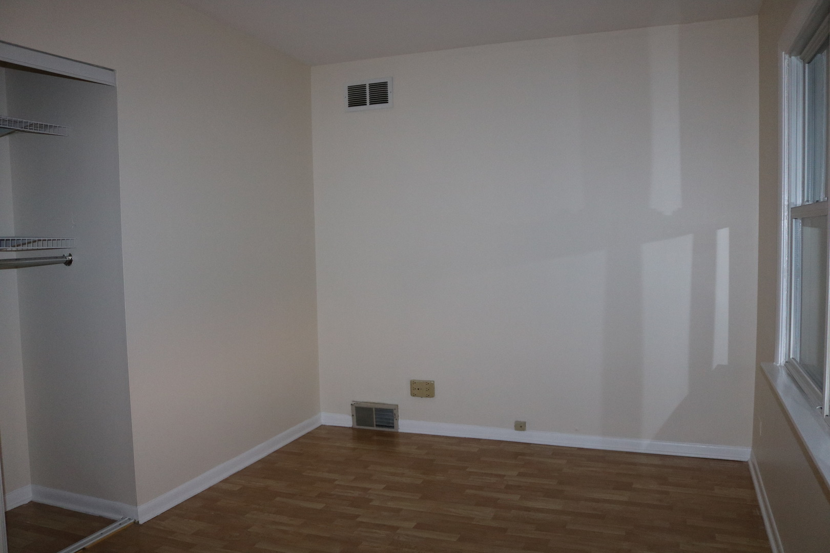 9259 Hamlin Avenue Property Photo 7