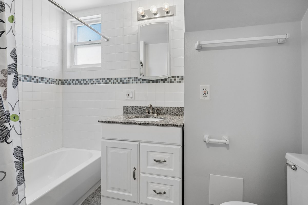 3301 N Newland Avenue Property Photo 20