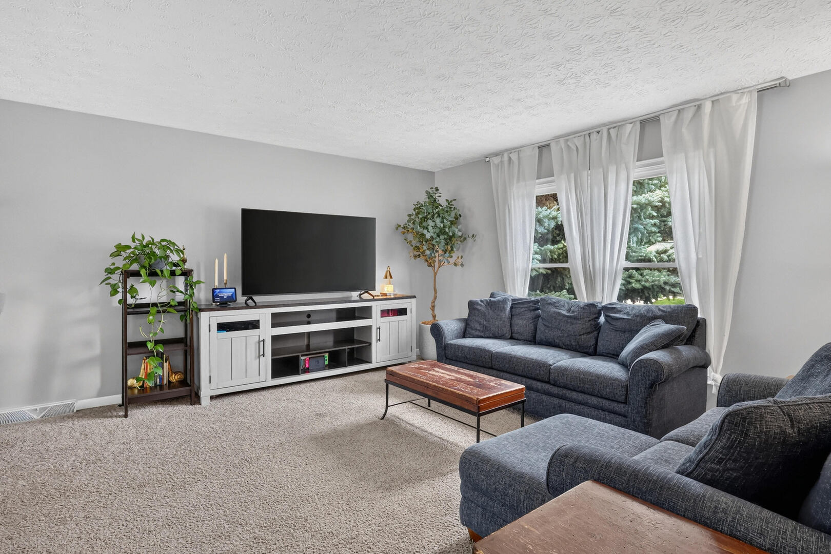 3850 Rolling Wood Court Property Photo 8