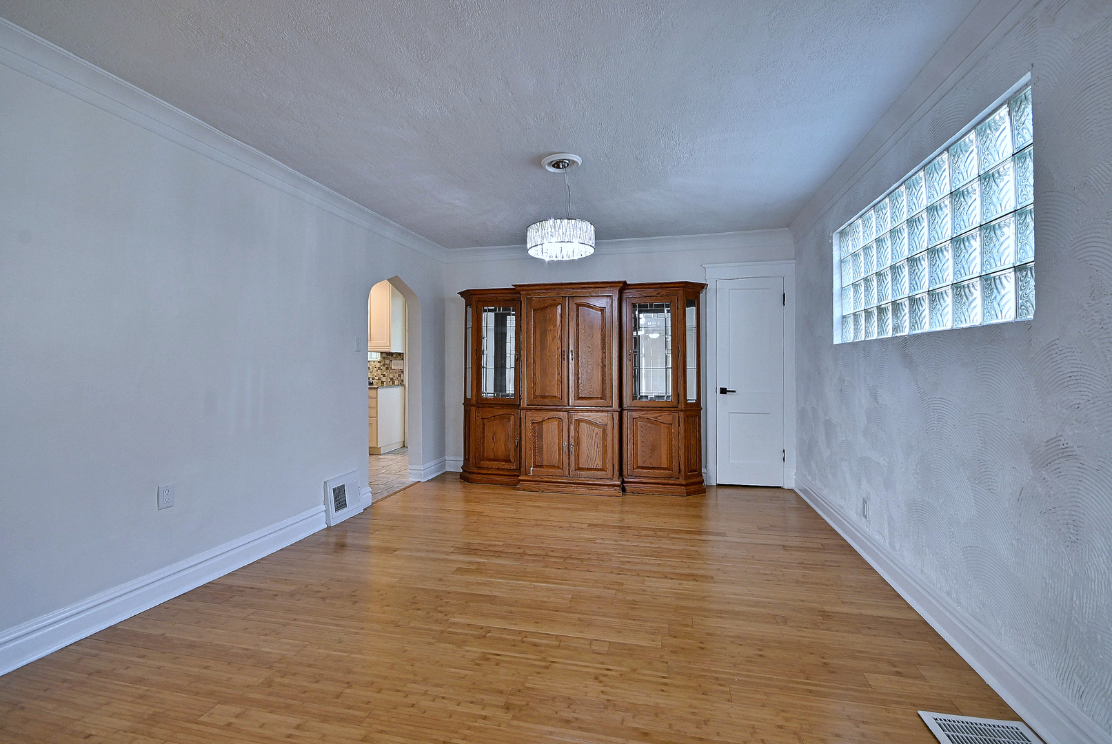 2726 S 60th Court Property Photo 6