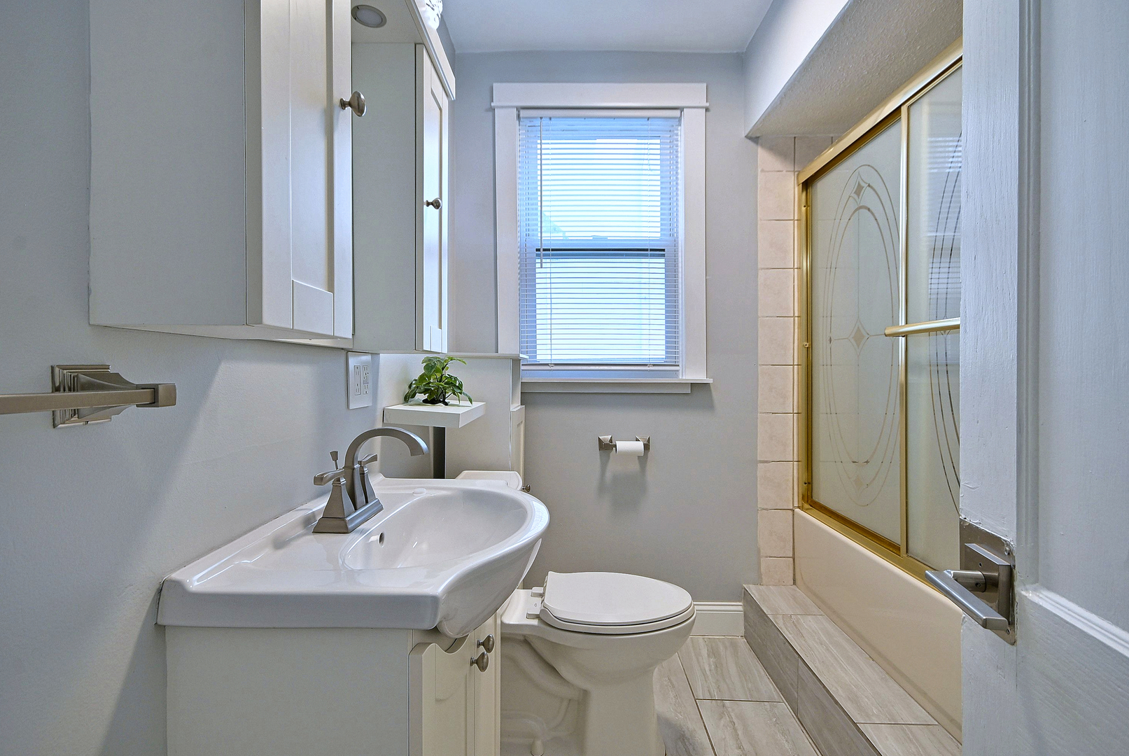 2726 S 60th Court Property Photo 12