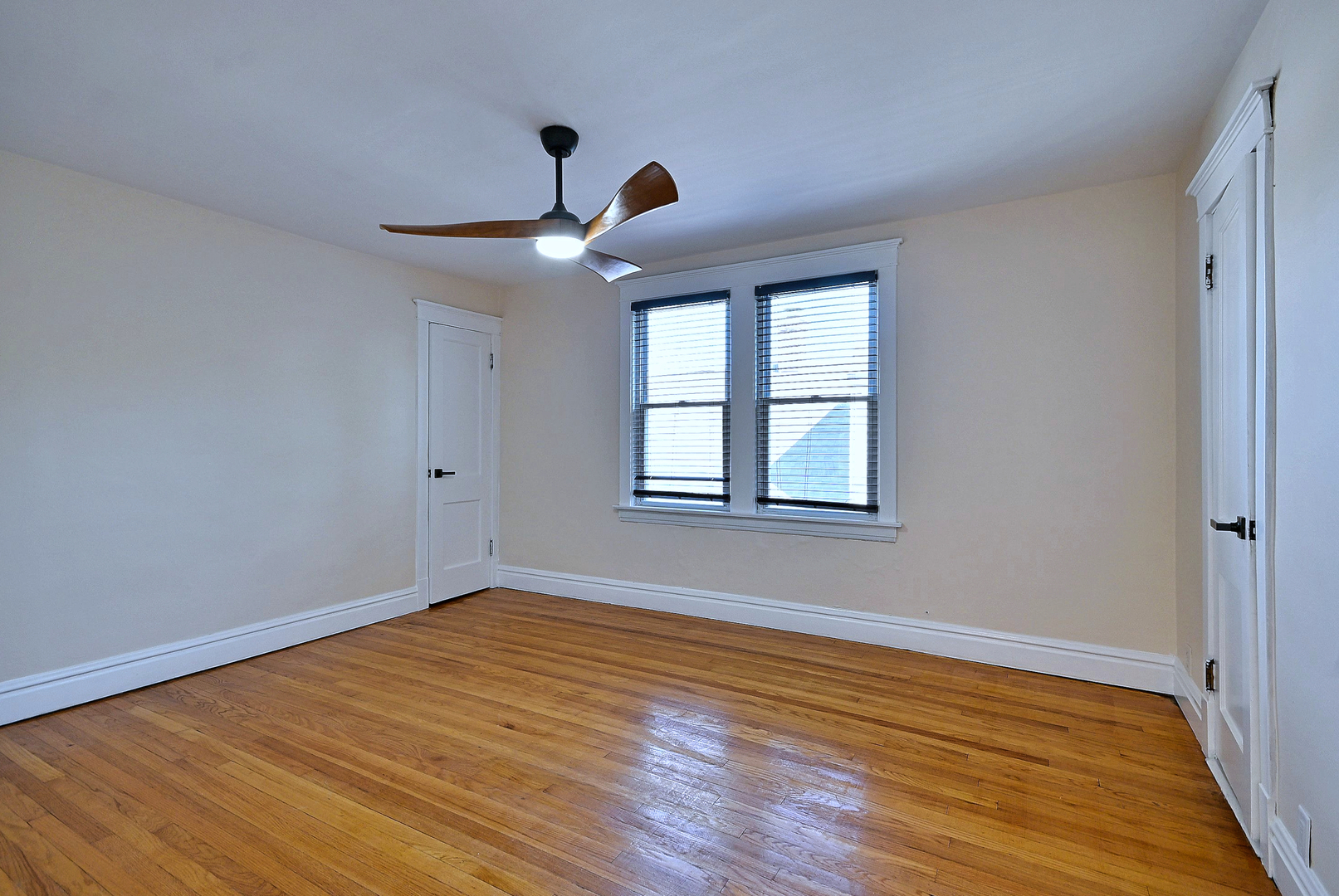 2726 S 60th Court Property Photo 17