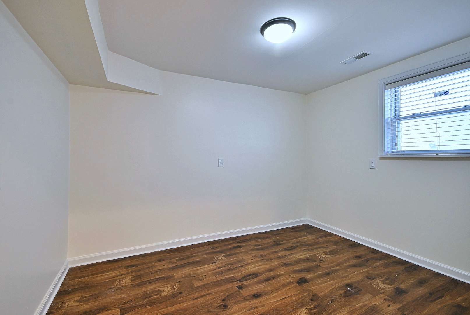2726 S 60th Court Property Photo 20