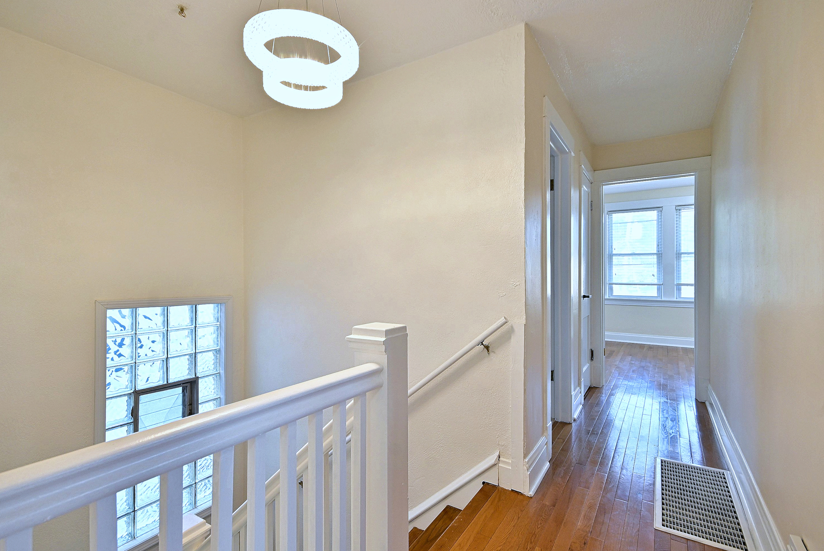2726 S 60th Court Property Photo 23