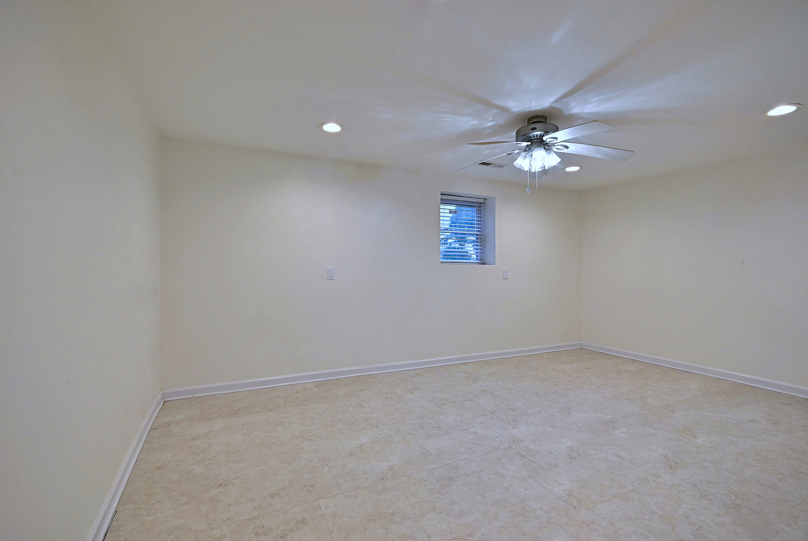 2726 S 60th Court Property Photo 24