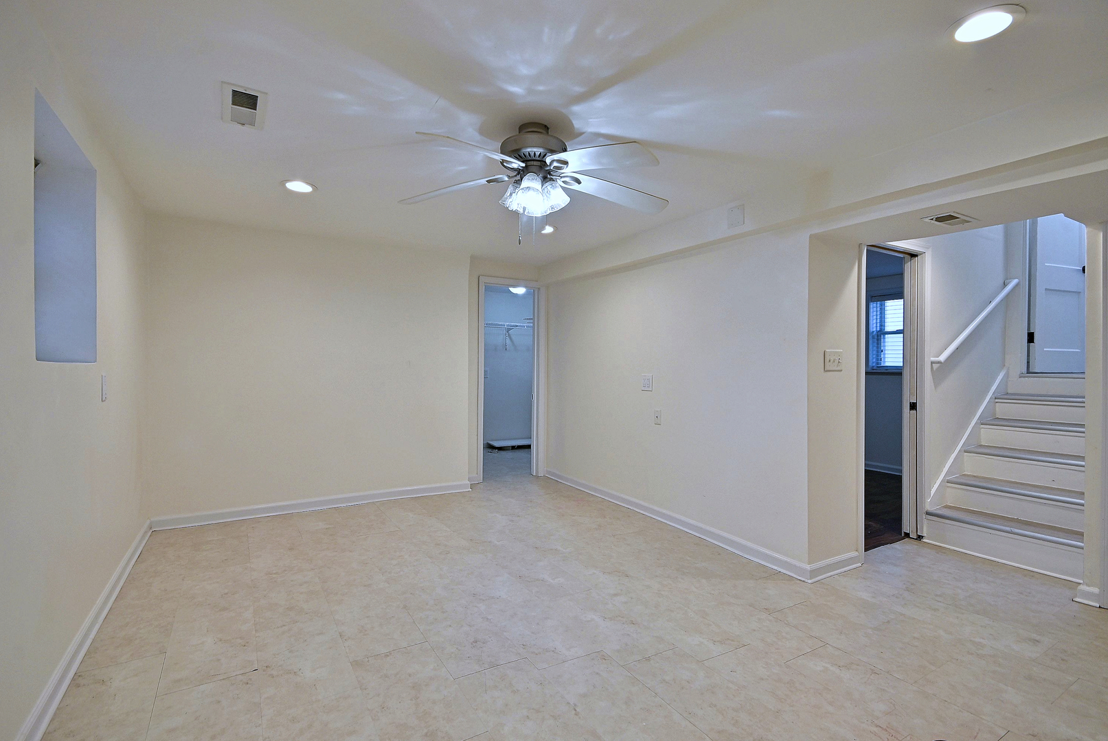 2726 S 60th Court Property Photo 25
