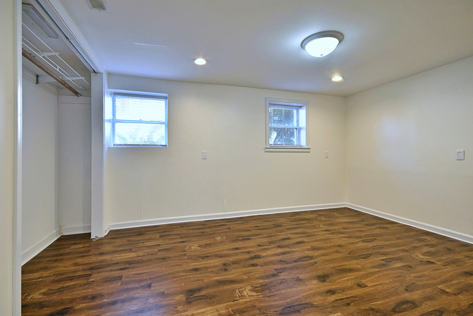 2726 S 60th Court Property Photo 27