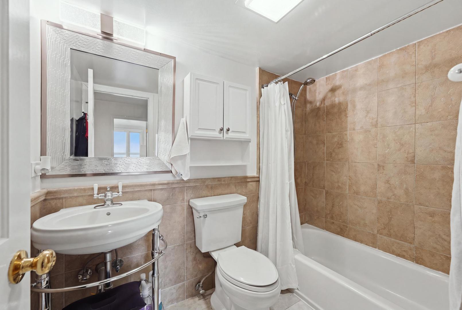 1 Renaissance Place 816 Property Photo 21