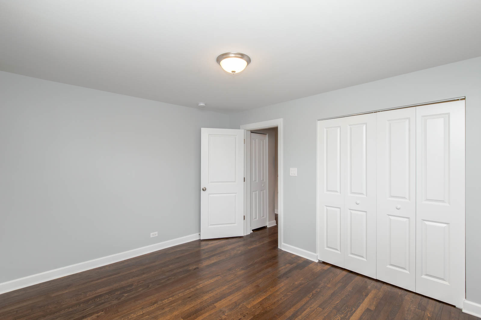 6807 N Ridge Boulevard G2 Property Photo 11