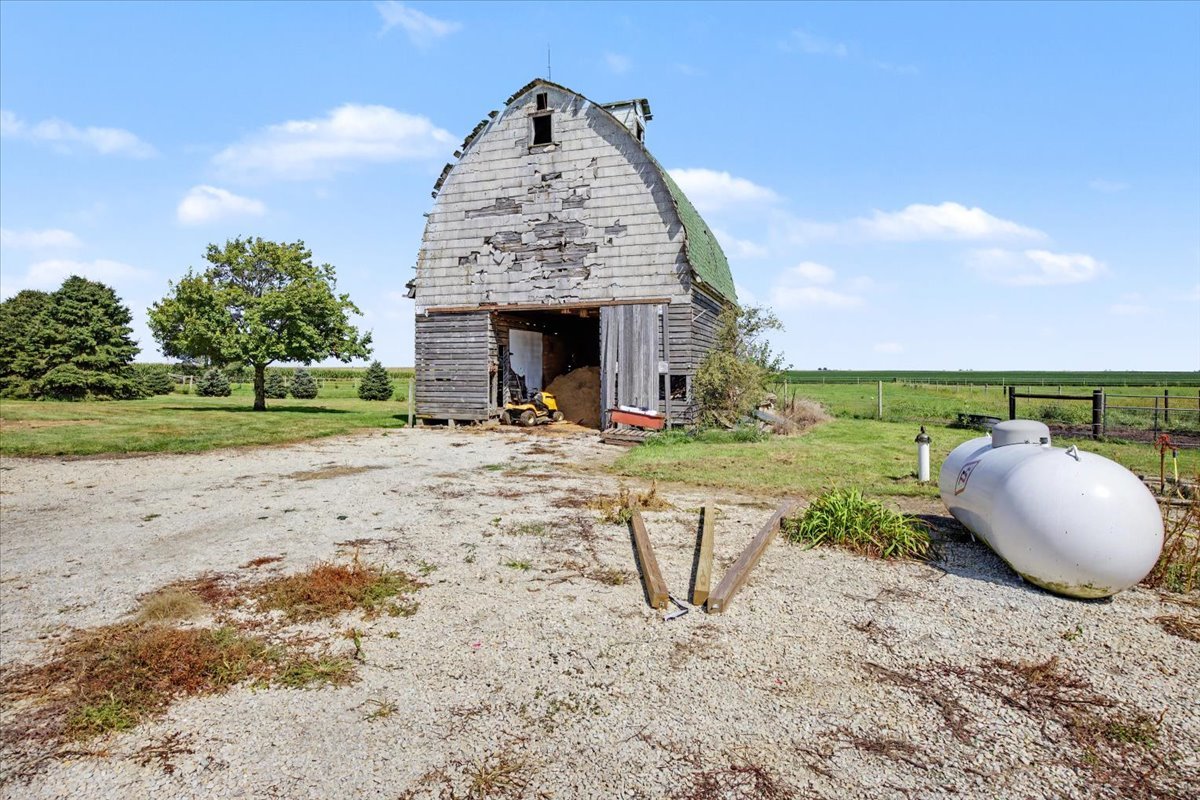 904 E 1100 North Road Property Photo 15