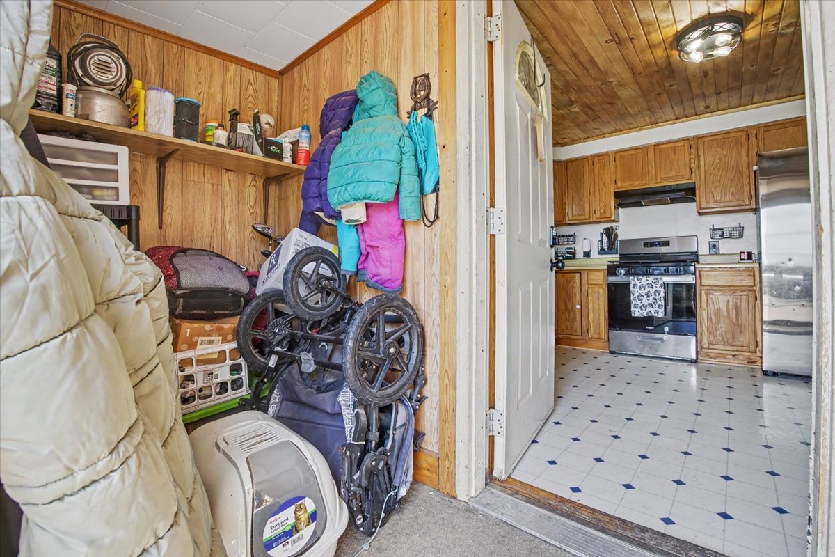 904 E 1100 North Road Property Photo 17