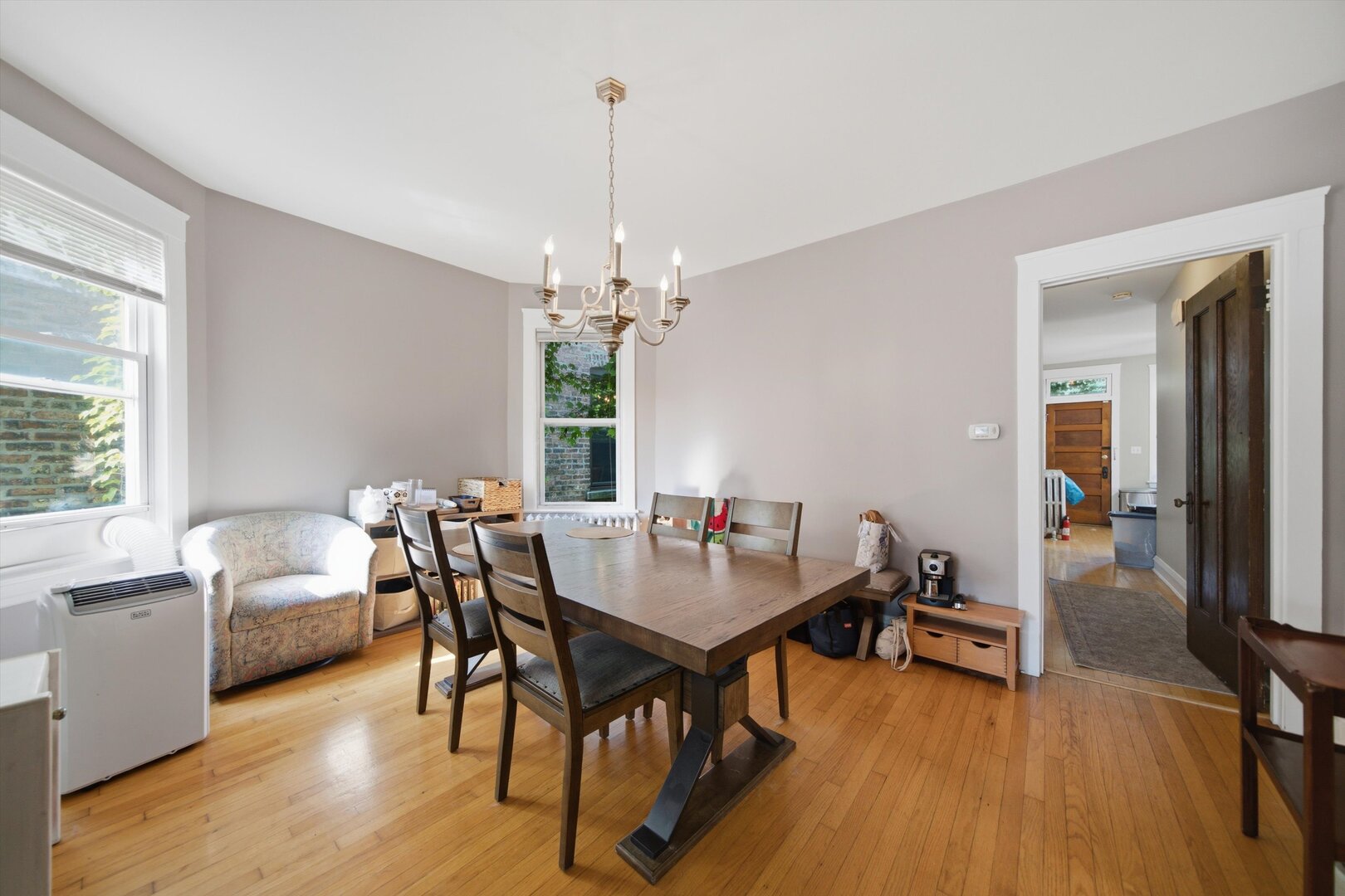 4442 N Sacramento Avenue Property Photo 3