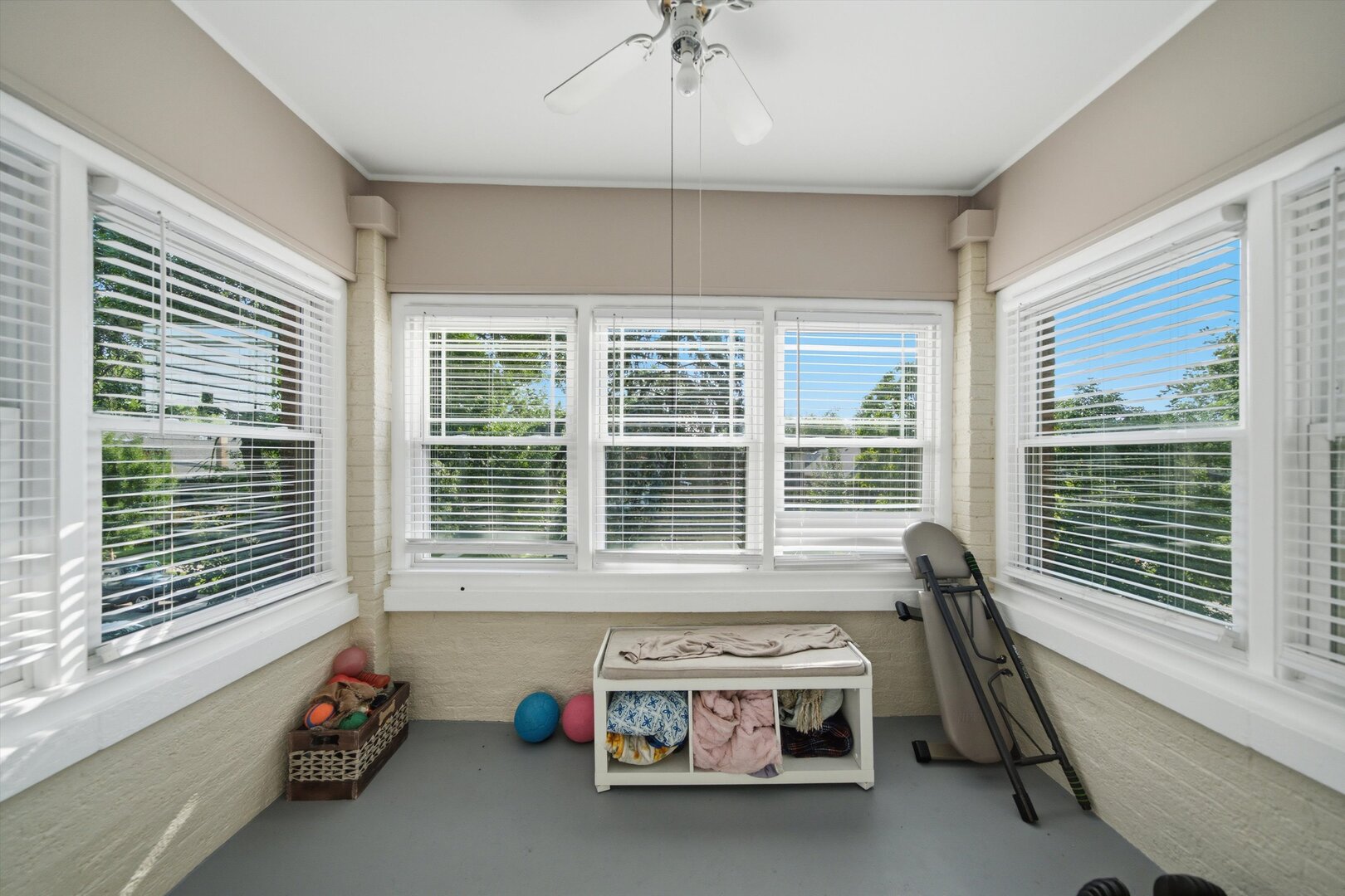 4442 N Sacramento Avenue Property Photo 17