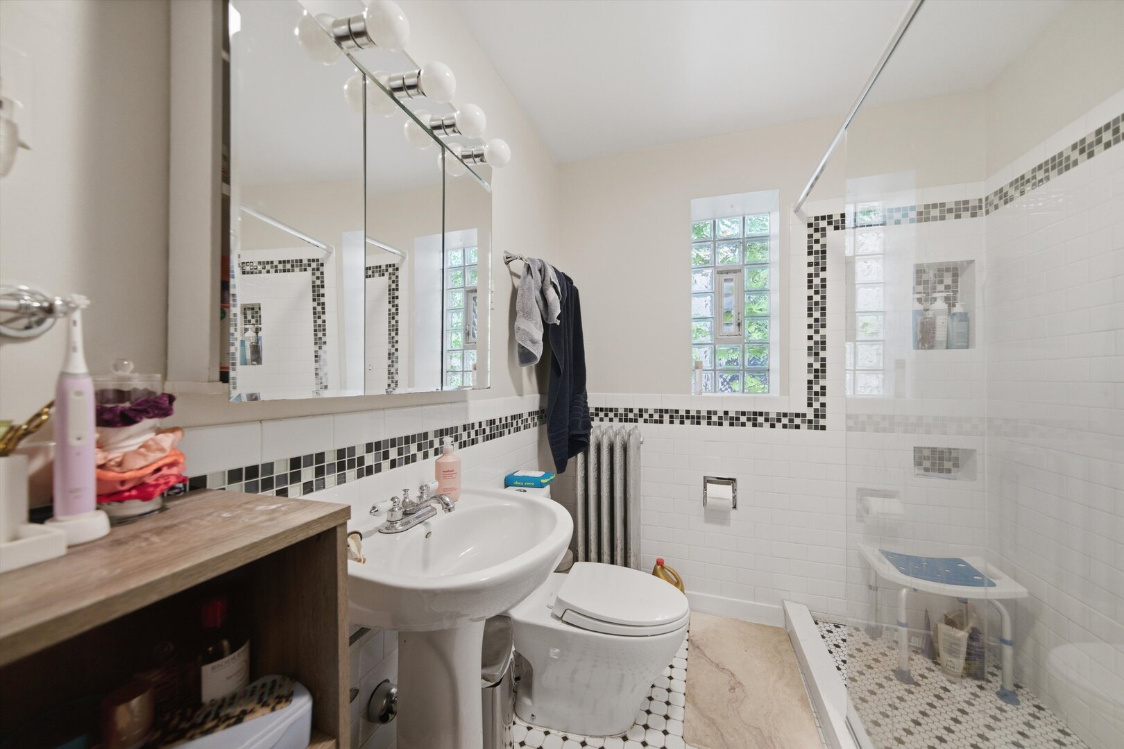 4442 N Sacramento Avenue Property Photo 19