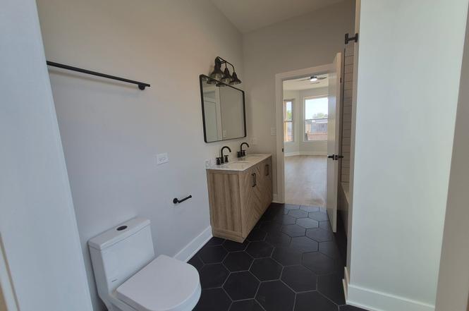 6141 S Greenwood Avenue 1 Property Photo 10