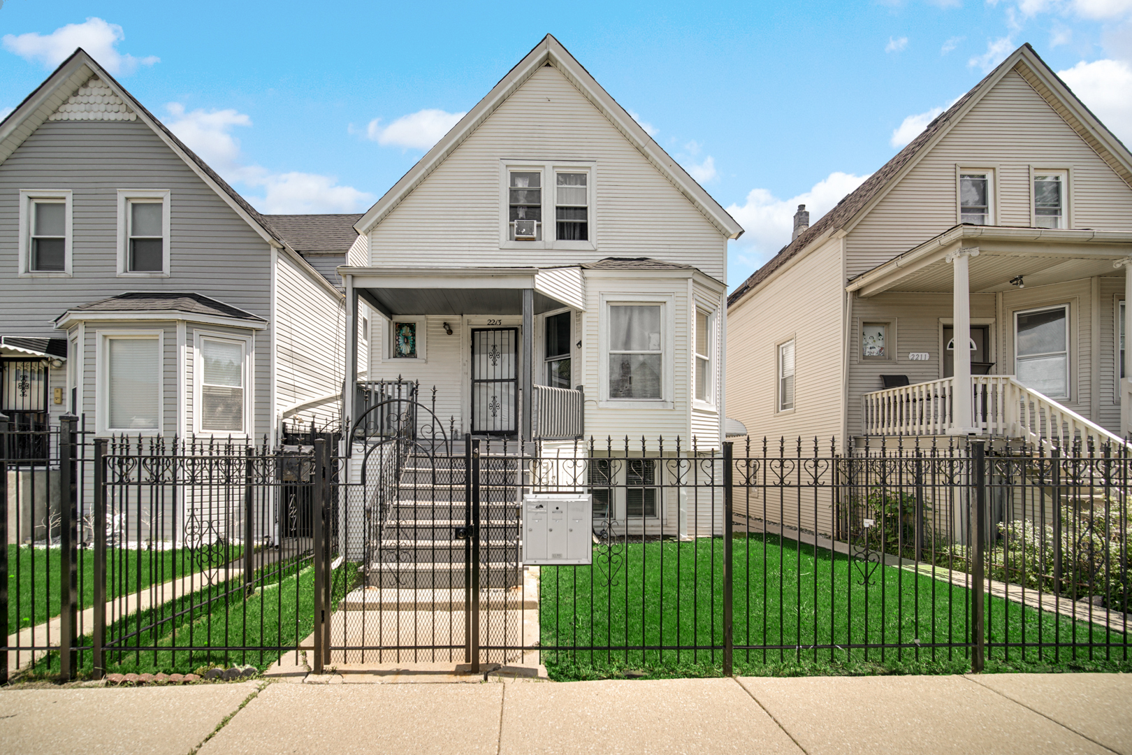 2213 N Kildare Avenue Property Photo