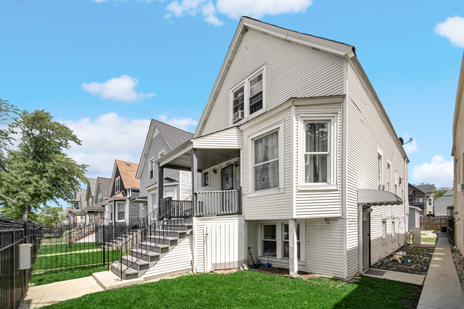 2213 N Kildare Avenue Property Photo 3