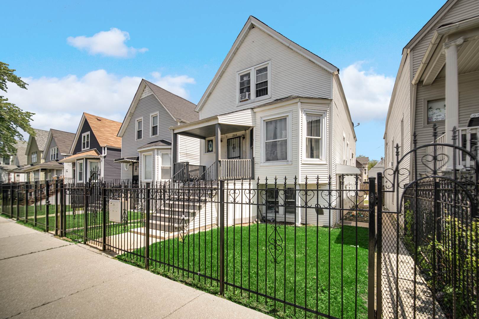 2213 N Kildare Avenue Property Photo 4