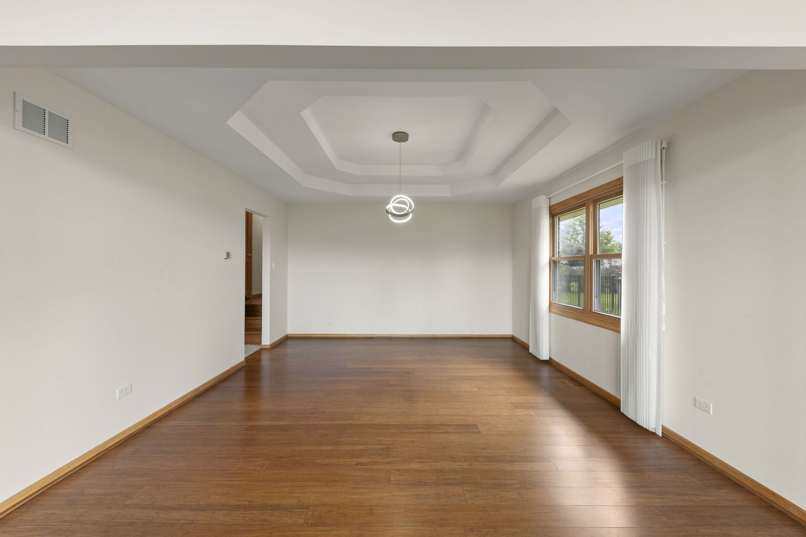19451 Stonehenge Drive Property Photo 8
