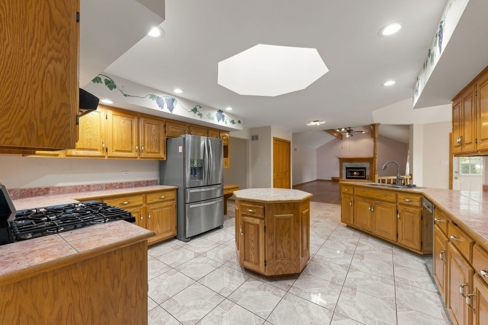19451 Stonehenge Drive Property Photo 12