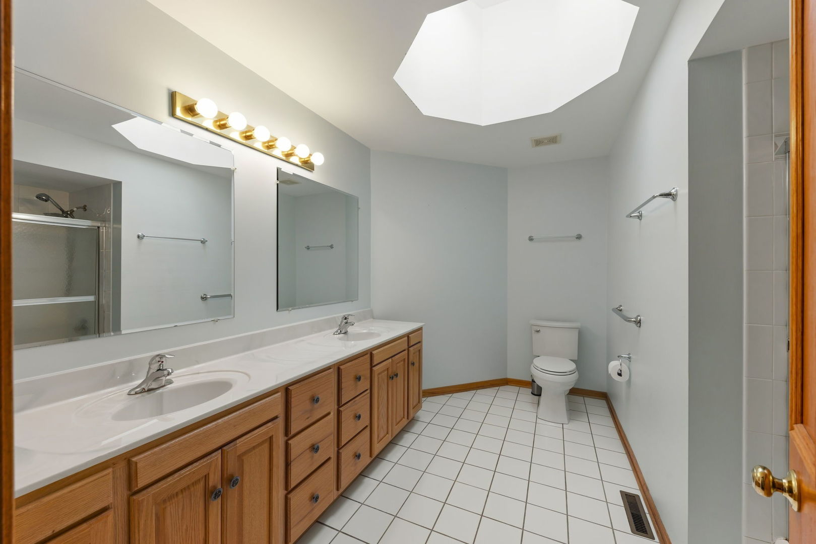 19451 Stonehenge Drive Property Photo 22