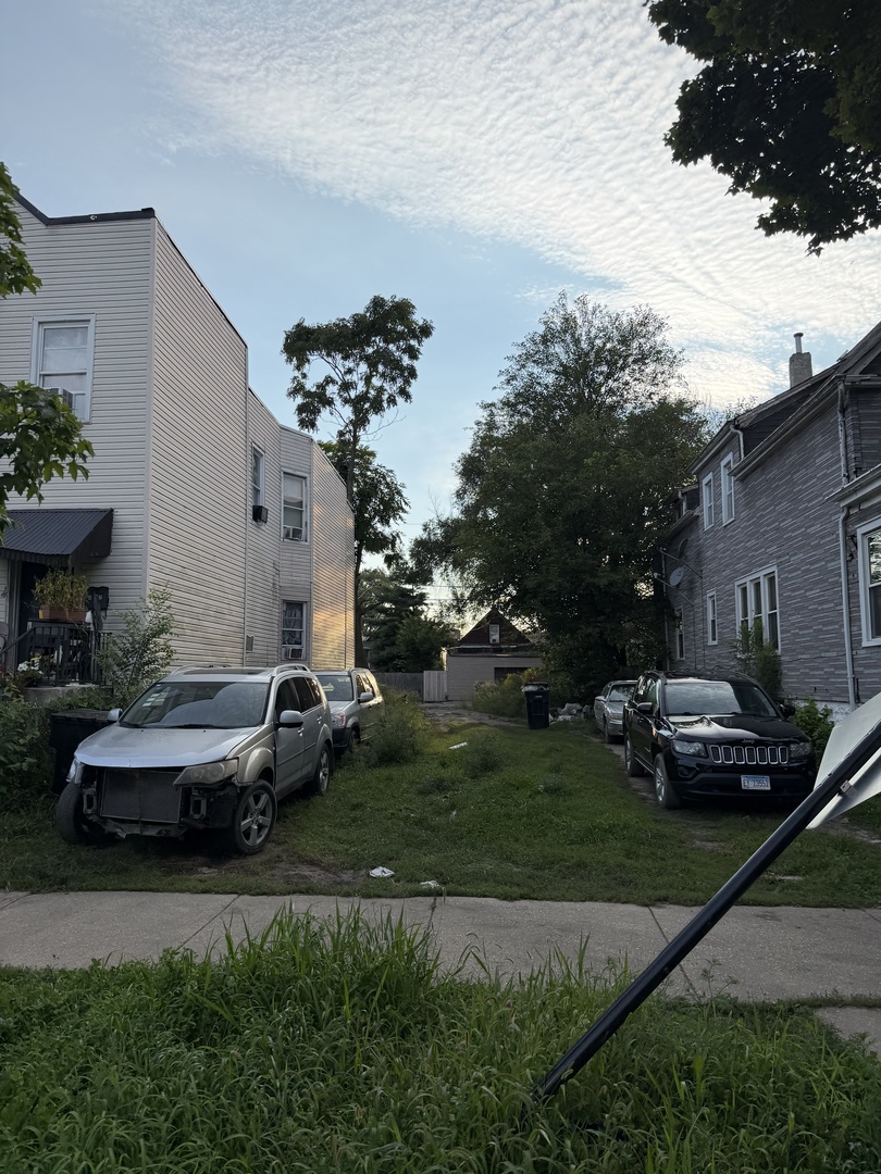 6552 S WINCHESTER Avenue Property Photo 1
