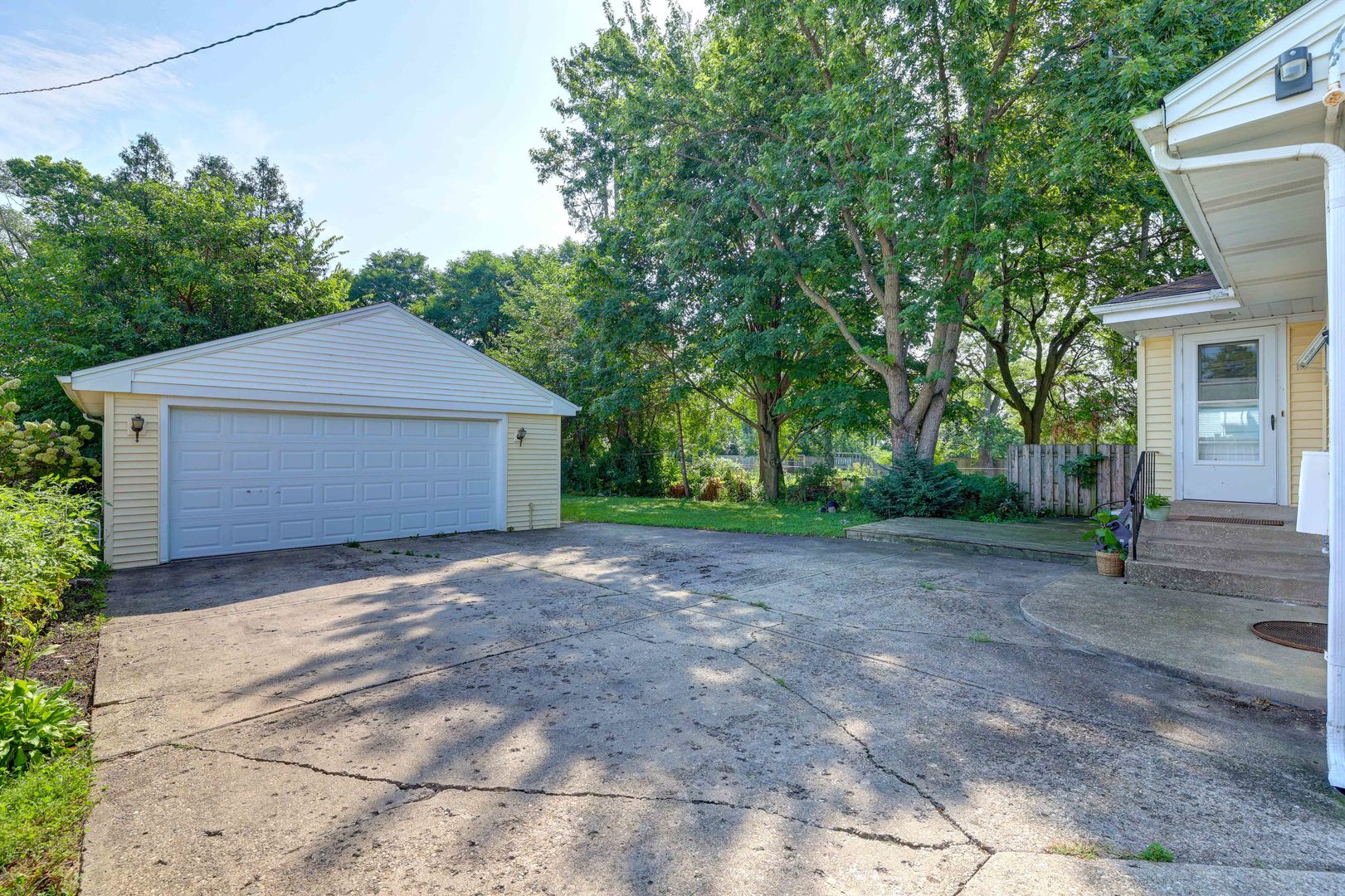 2023 Cedar Street Property Photo 28