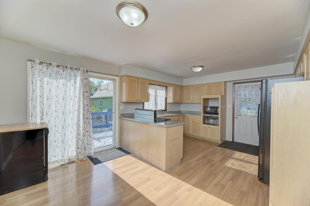 22812 Wentworth Avenue Property Photo 9