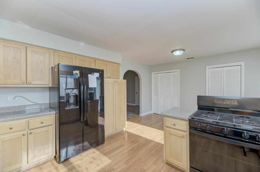 22812 Wentworth Avenue Property Photo 13