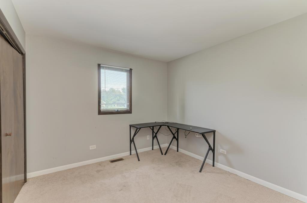 22812 Wentworth Avenue Property Photo 21