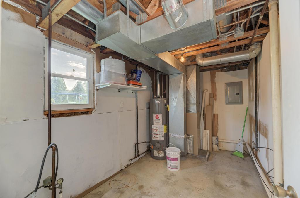 22812 Wentworth Avenue Property Photo 38